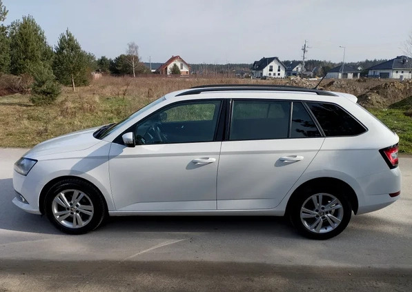 Skoda Fabia cena 23900 przebieg: 199000, rok produkcji 2019 z Oświęcim małe 154